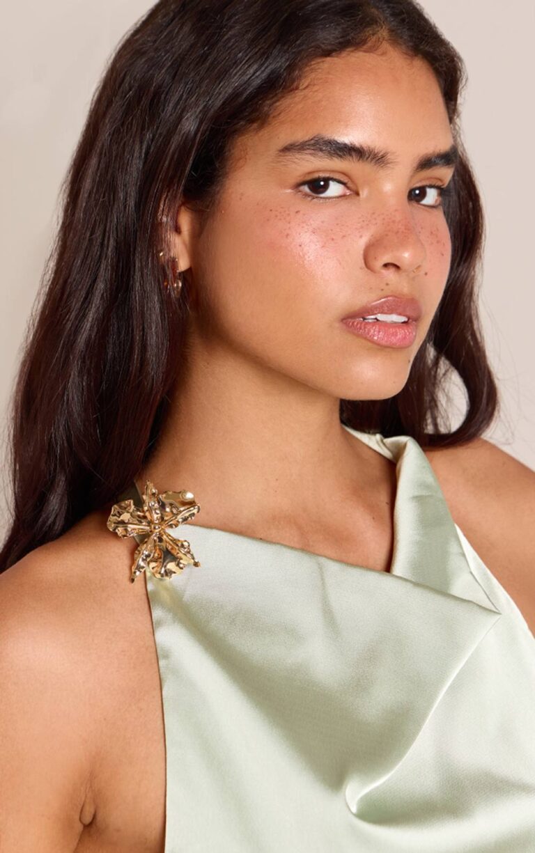 PrettyLittleThing Women's Gold Foil Abstract Flower Broach One Size